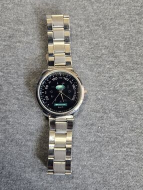 Land Rover "Discovery" Speedometer Mens Wristwatch Stainless Steel Band *READ!*